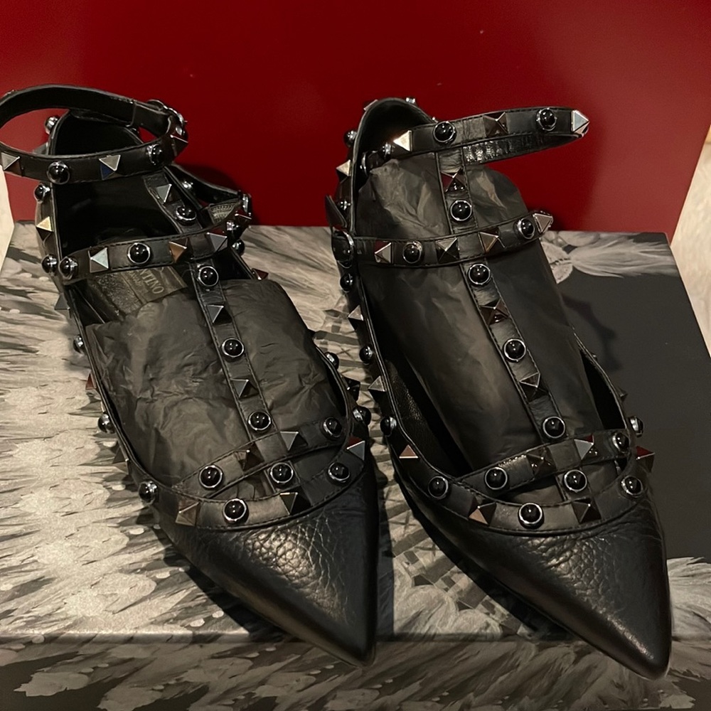 Pre own Valentino Rockstud Noir